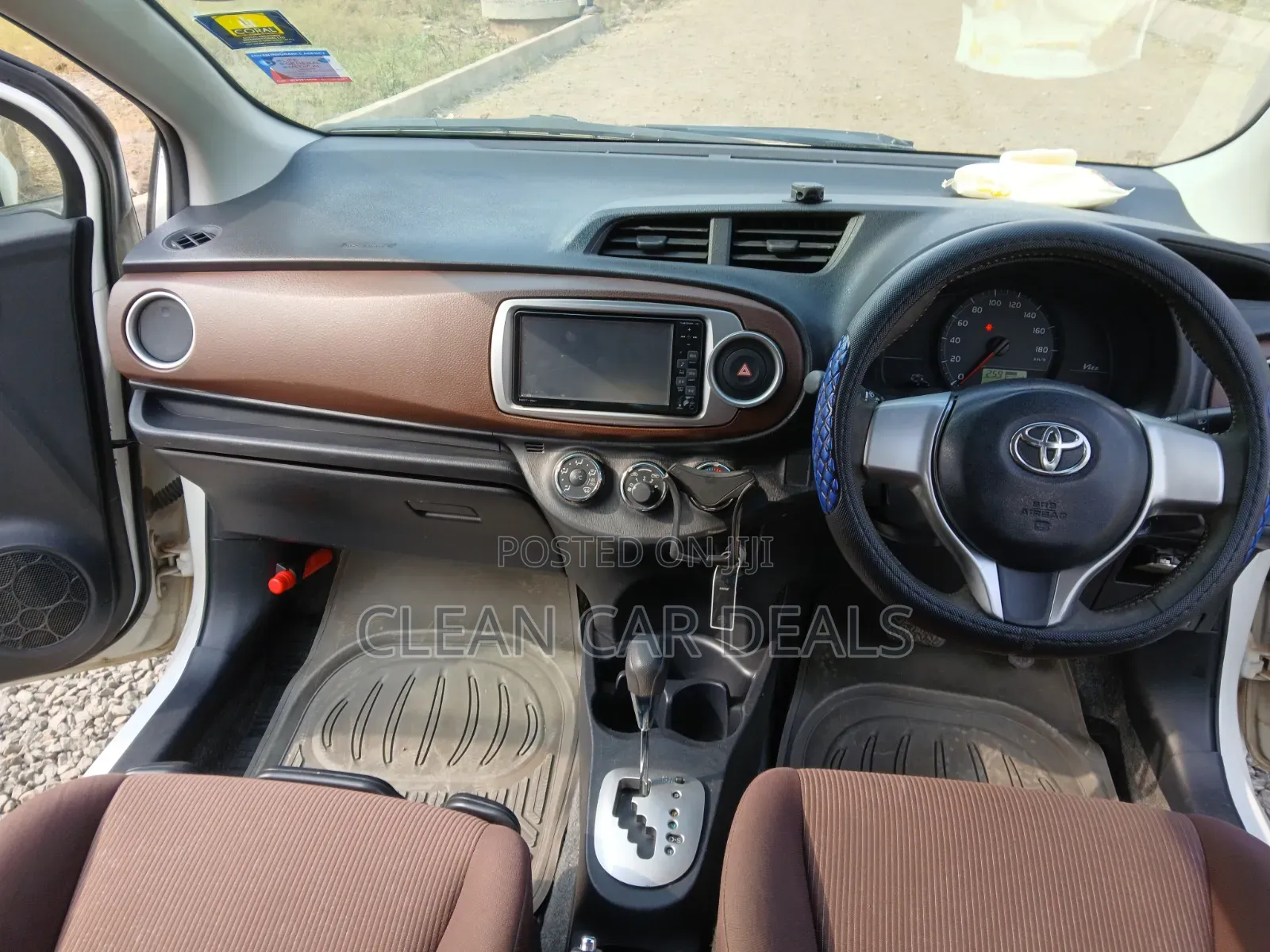 Toyota Vitz 2012 White