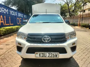 Toyota Hilux 2024 White