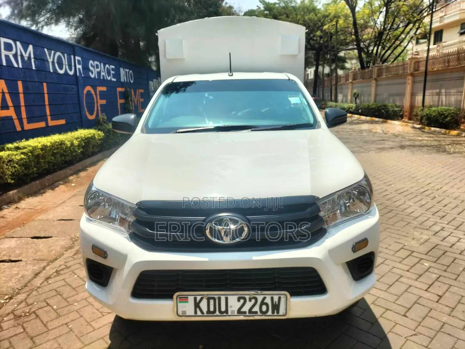 Toyota Hilux 2024 White