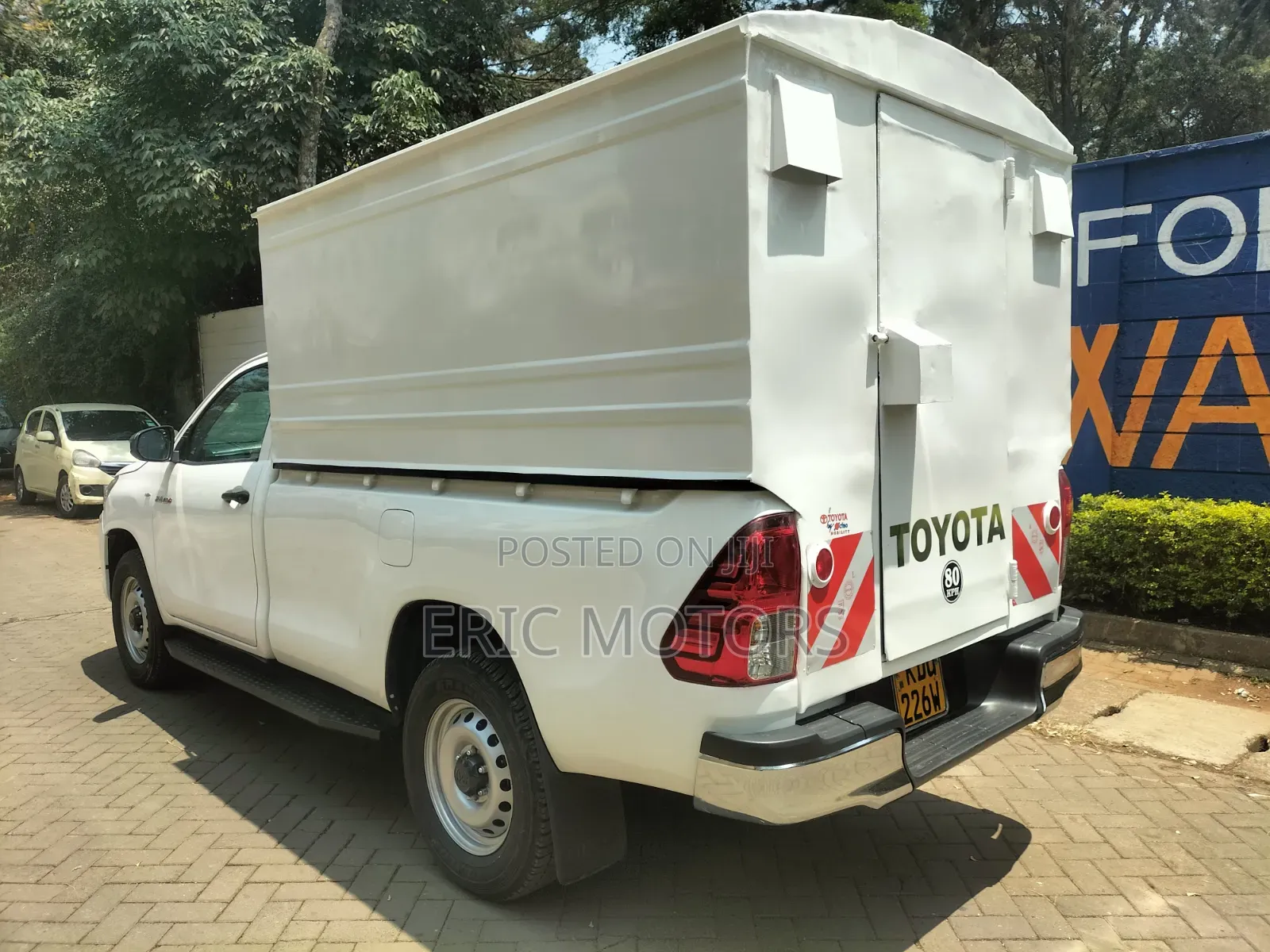 Toyota Hilux 2024 White