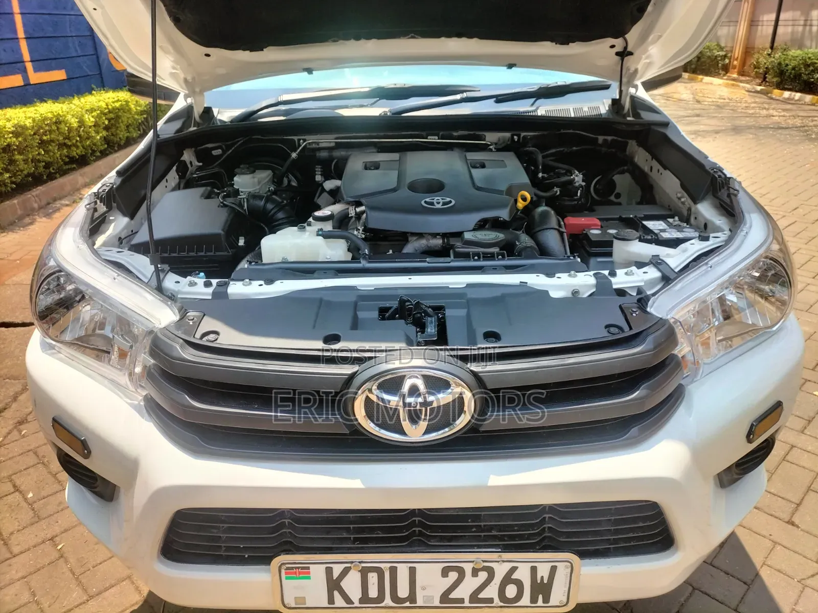 Toyota Hilux 2024 White