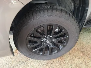 Toyota Land Cruiser 2025 White