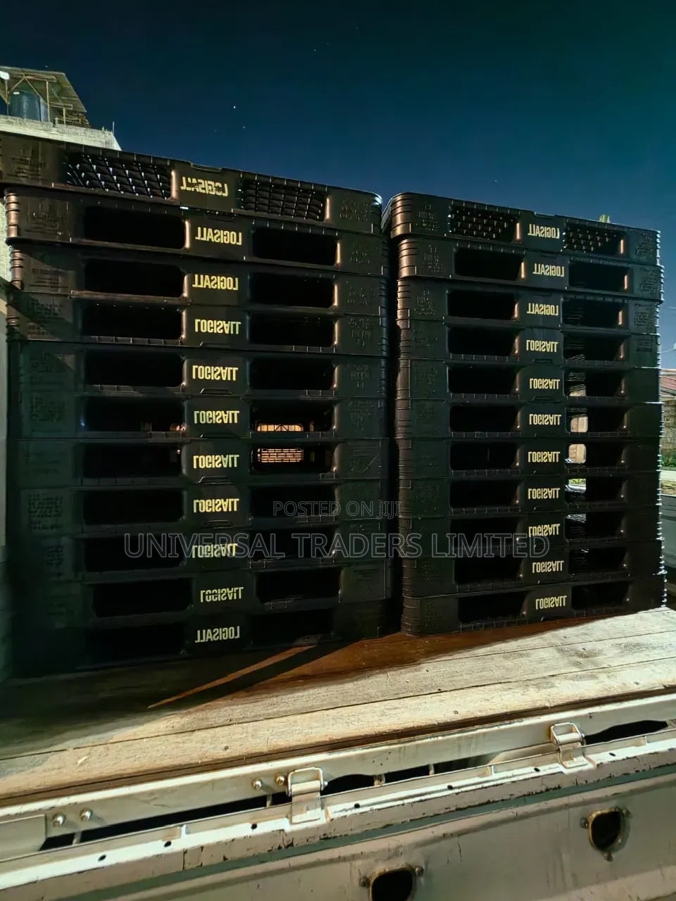 Plastic Pallets-Durable Industrial Grade.01