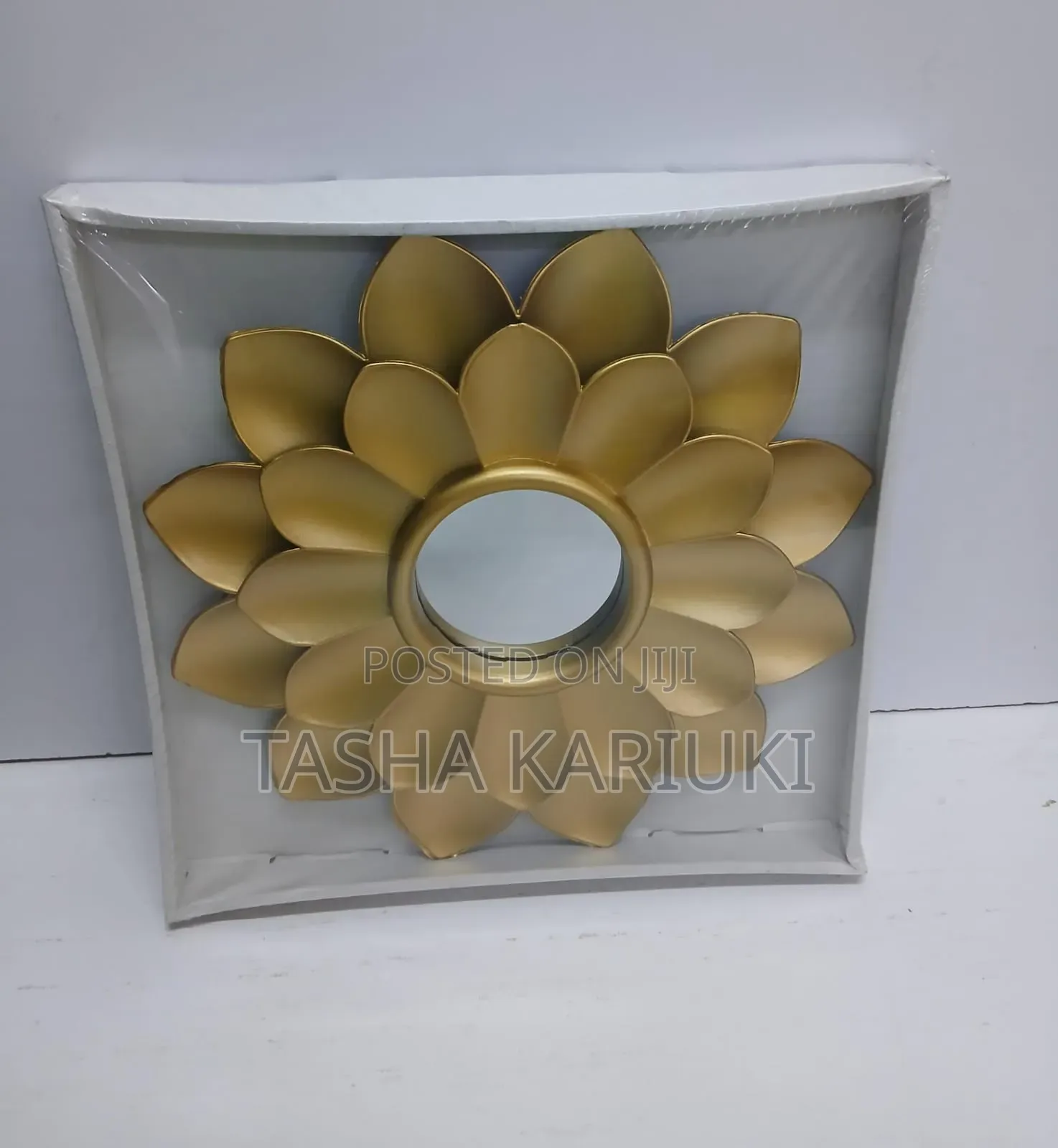 *Decorative Wall Hanging Frame Art/ Mirror*
Alph