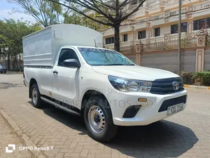 Toyota Hilux 2024 White