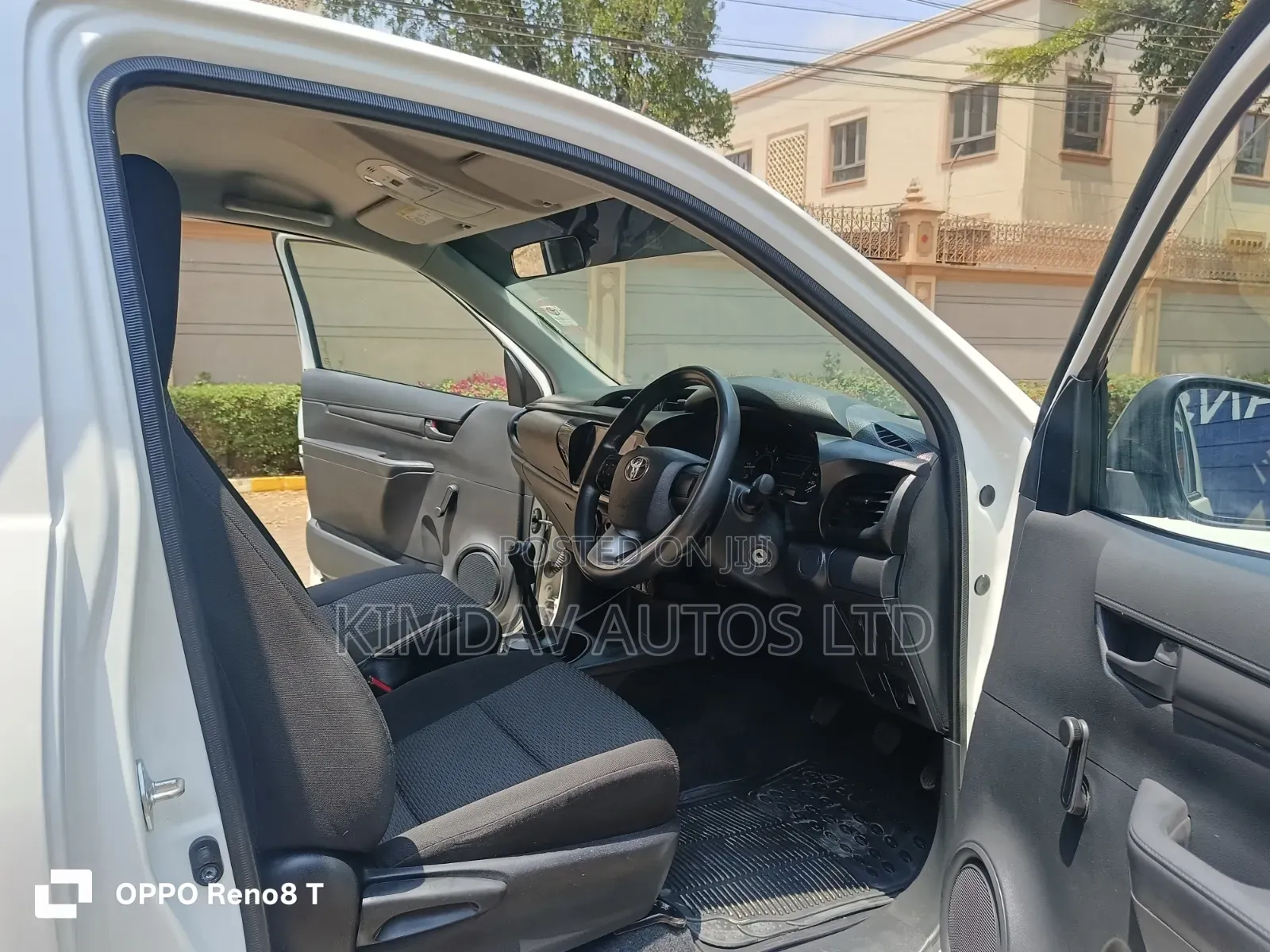Toyota Hilux 2024 White