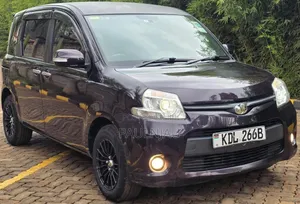 Toyota Sienta 2015