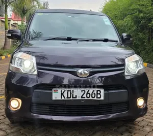 Toyota Sienta 2015