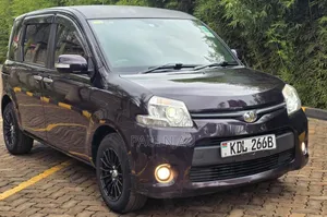 Toyota Sienta 2015