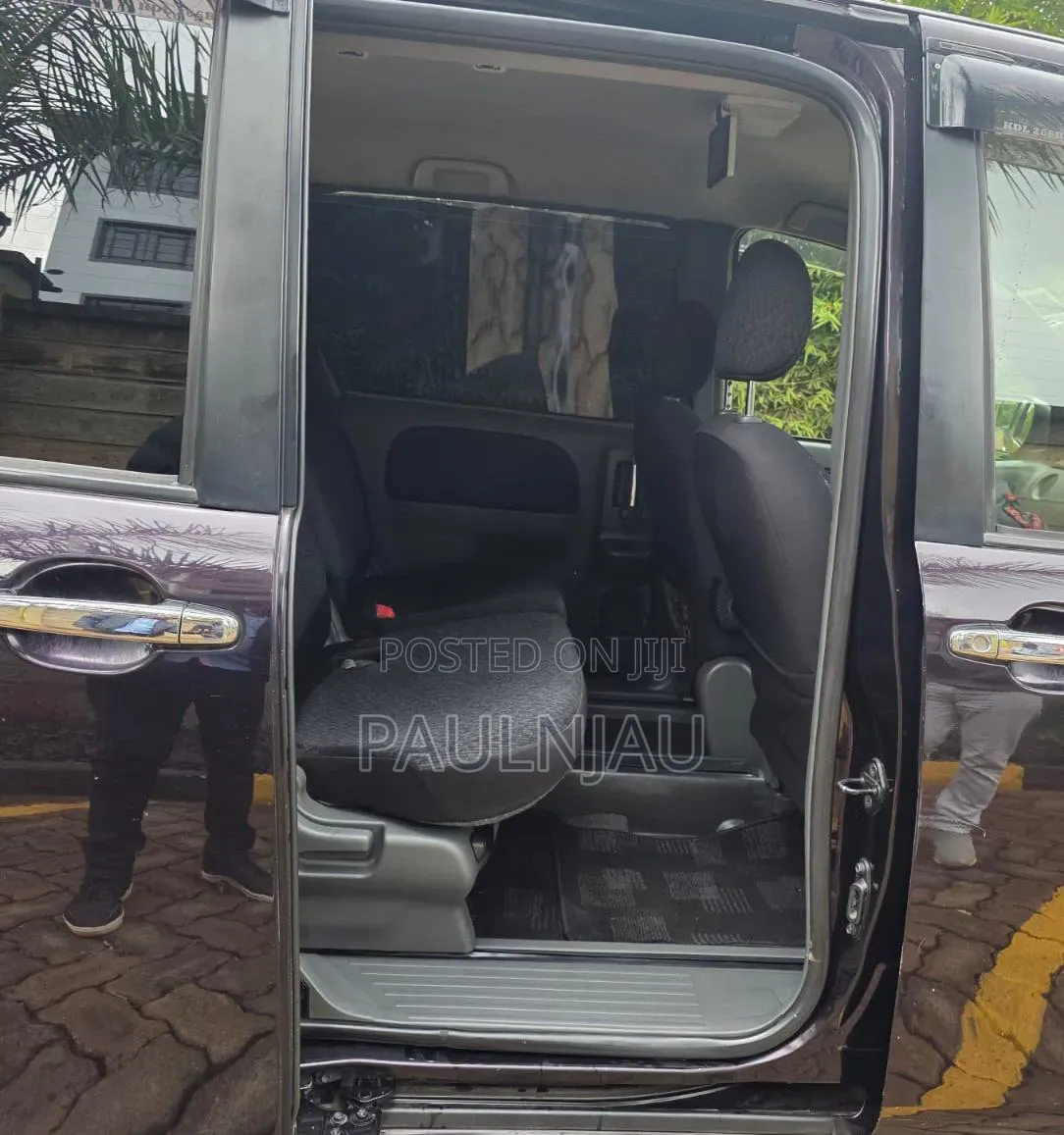 Toyota Sienta 2015