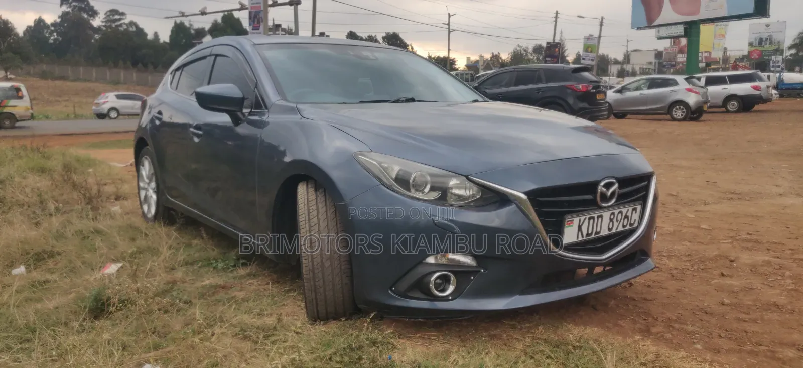 Mazda Axela SV Premium 2014 Blue