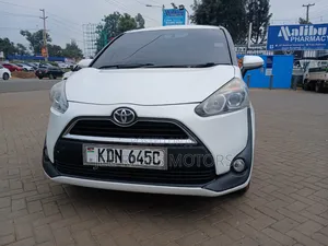 Toyota Sienta 2016 White