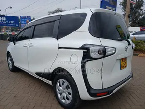 Toyota Sienta 2016 White