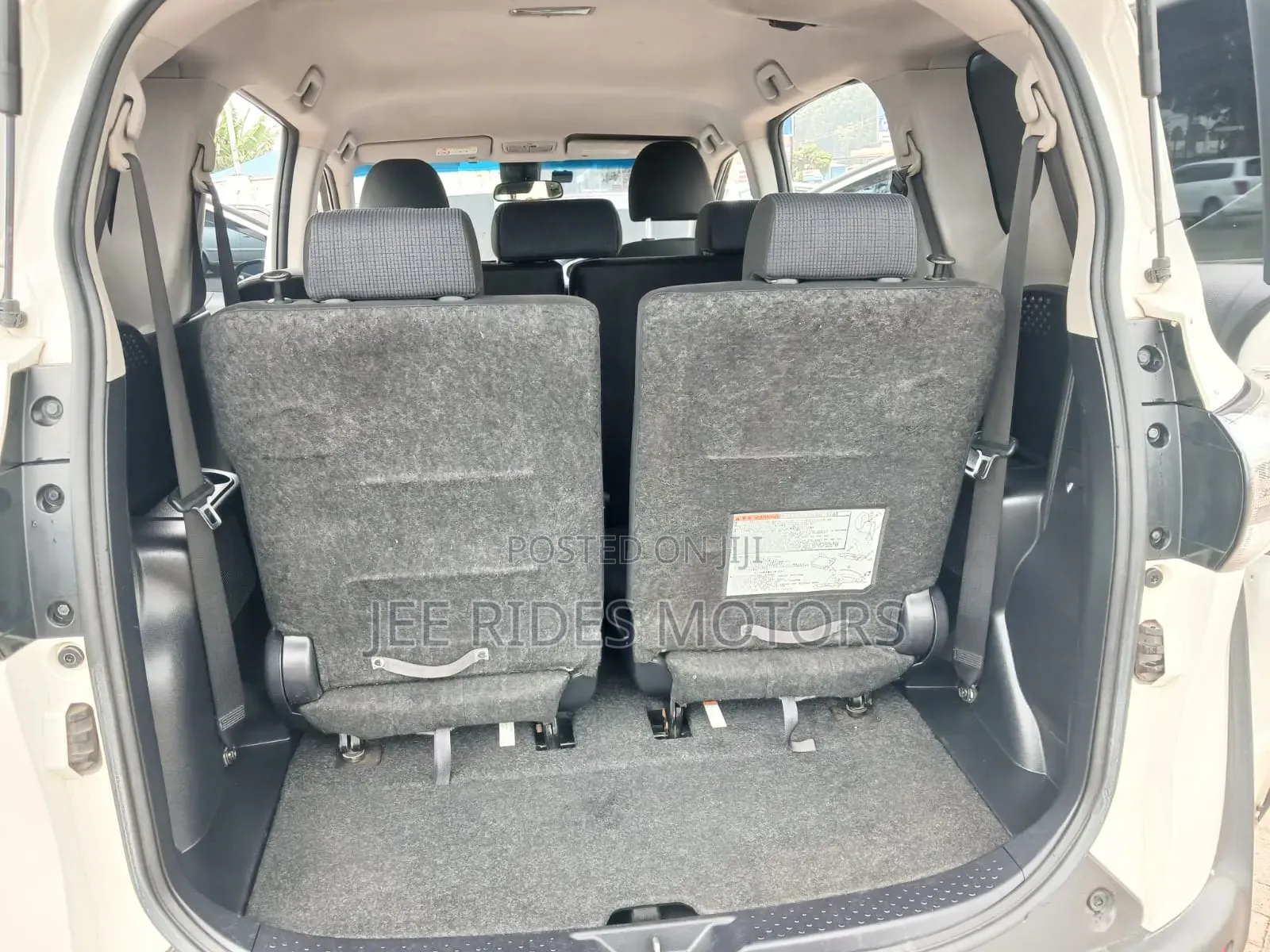Toyota Sienta 2016 White