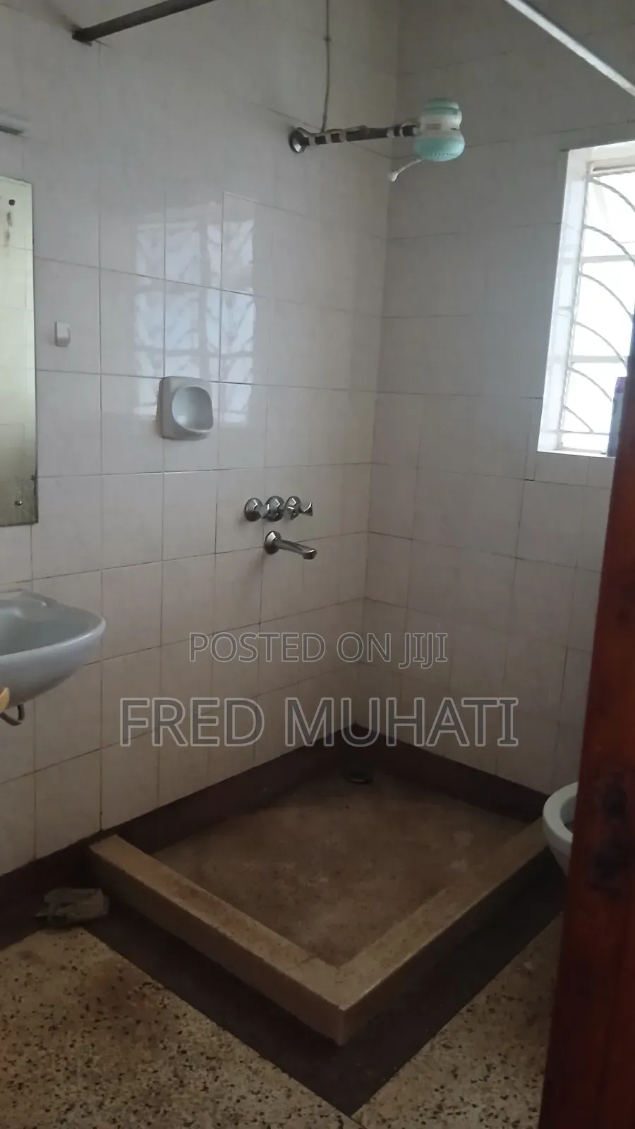 Office for Rent in Muthangari