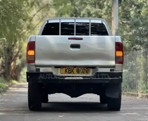 Toyota Hilux 3.0 D-4D Double Cab 4x4 Raider 2006 Silver
