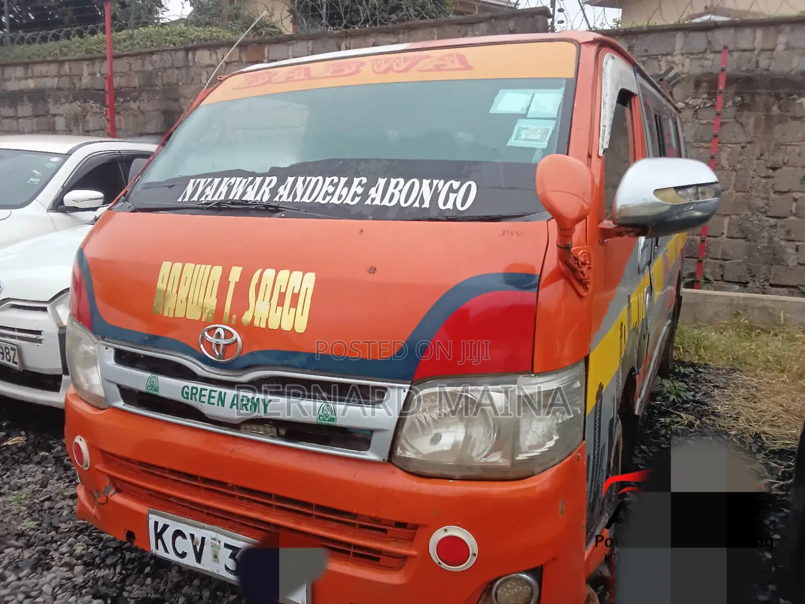 Toyota HiAce 2012 White