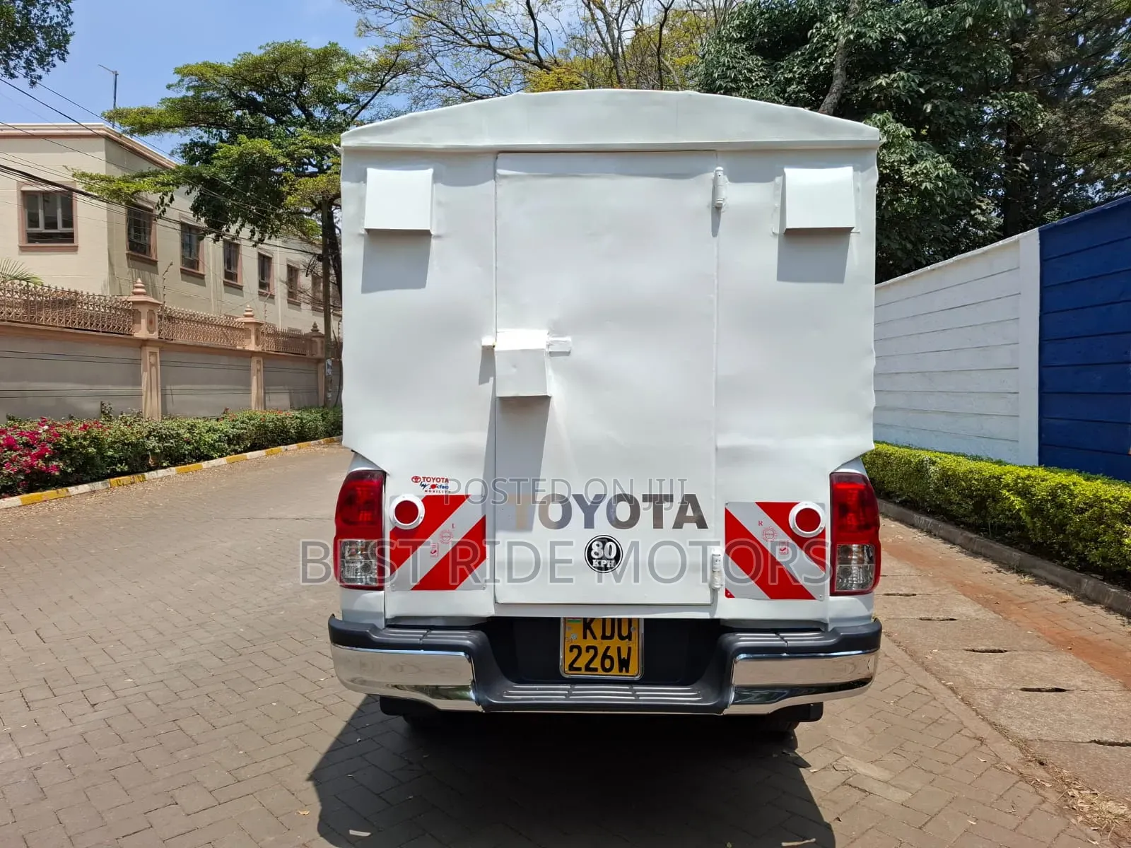 Toyota Hilux 2025 White