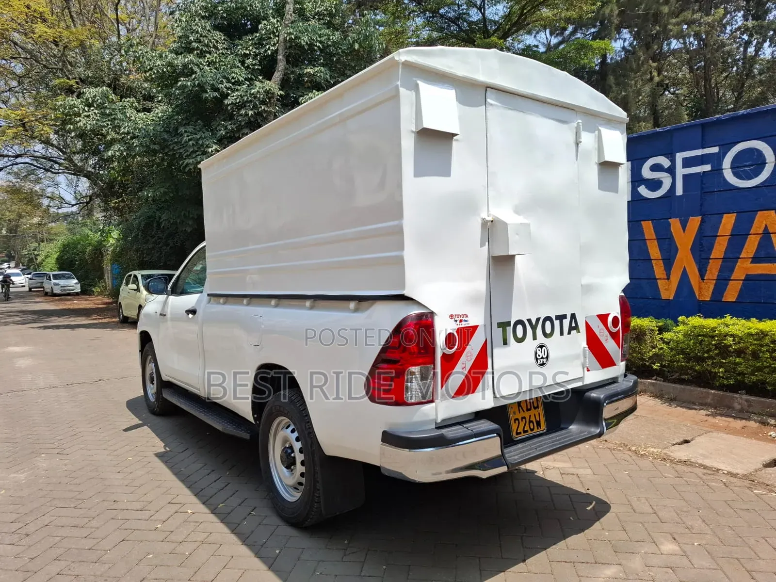 Toyota Hilux 2025 White
