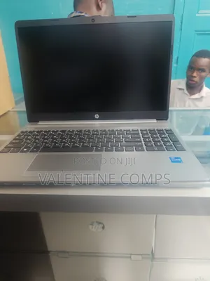 Laptop HP 250 G8 8GB Intel Core i5 SSD 256GB