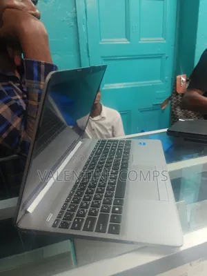 Laptop HP 250 G8 8GB Intel Core i5 SSD 256GB