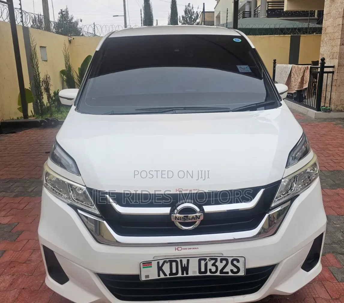 Nissan Serena 2018 White