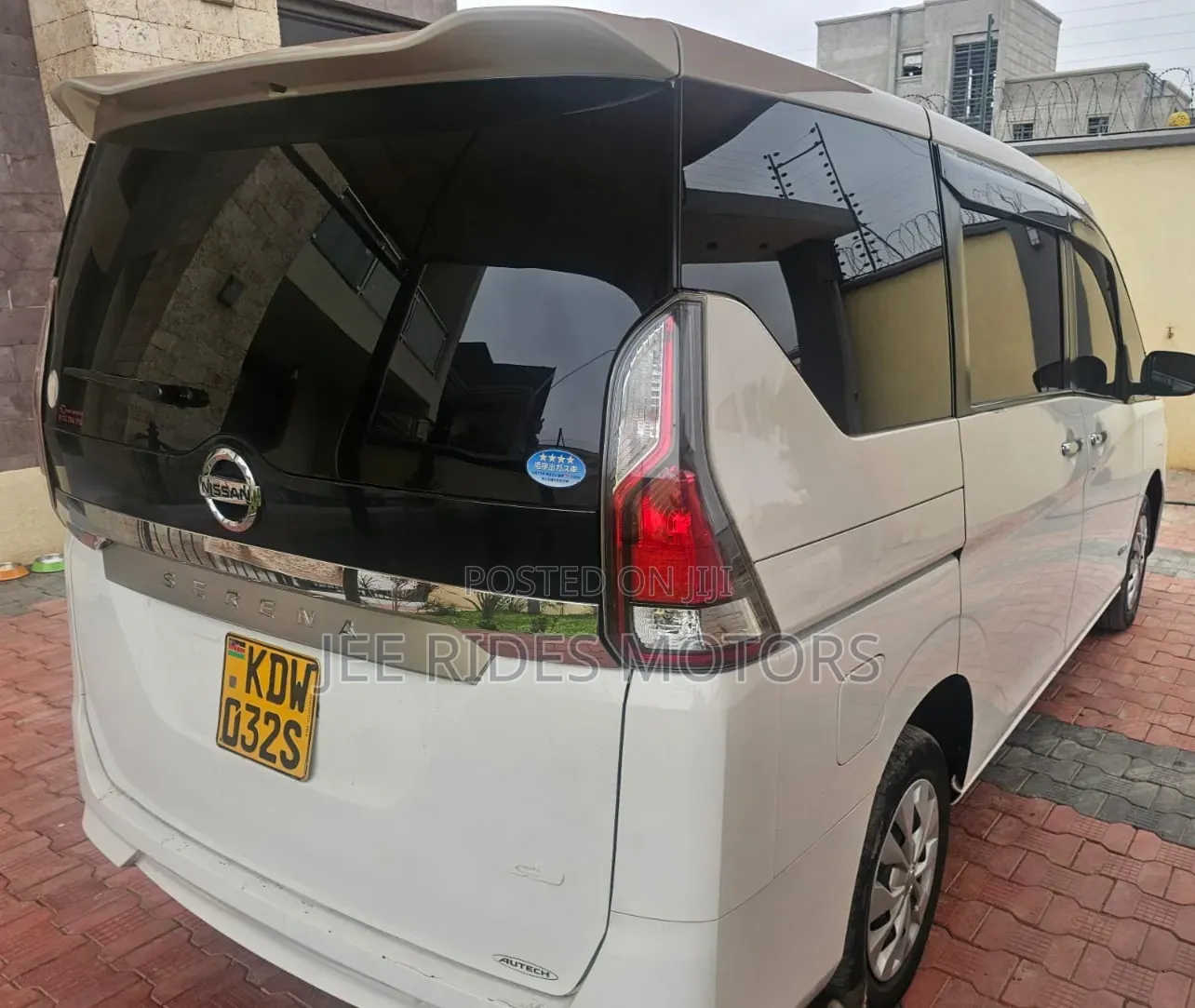 Nissan Serena 2018 White