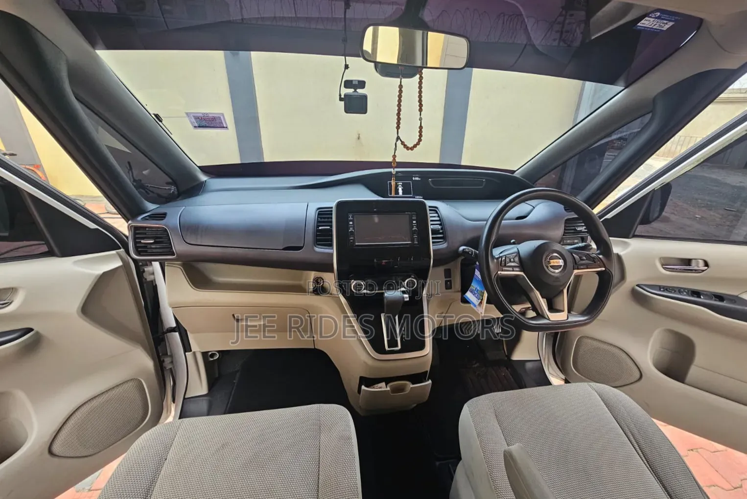 Nissan Serena 2018 White