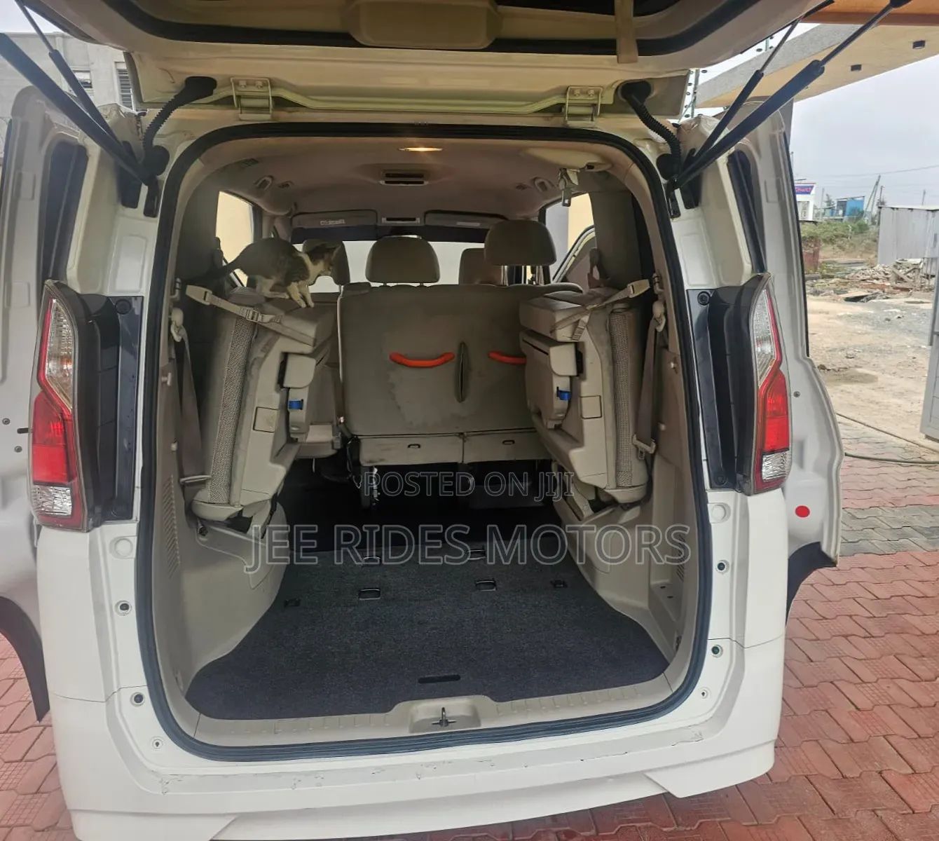 Nissan Serena 2018 White