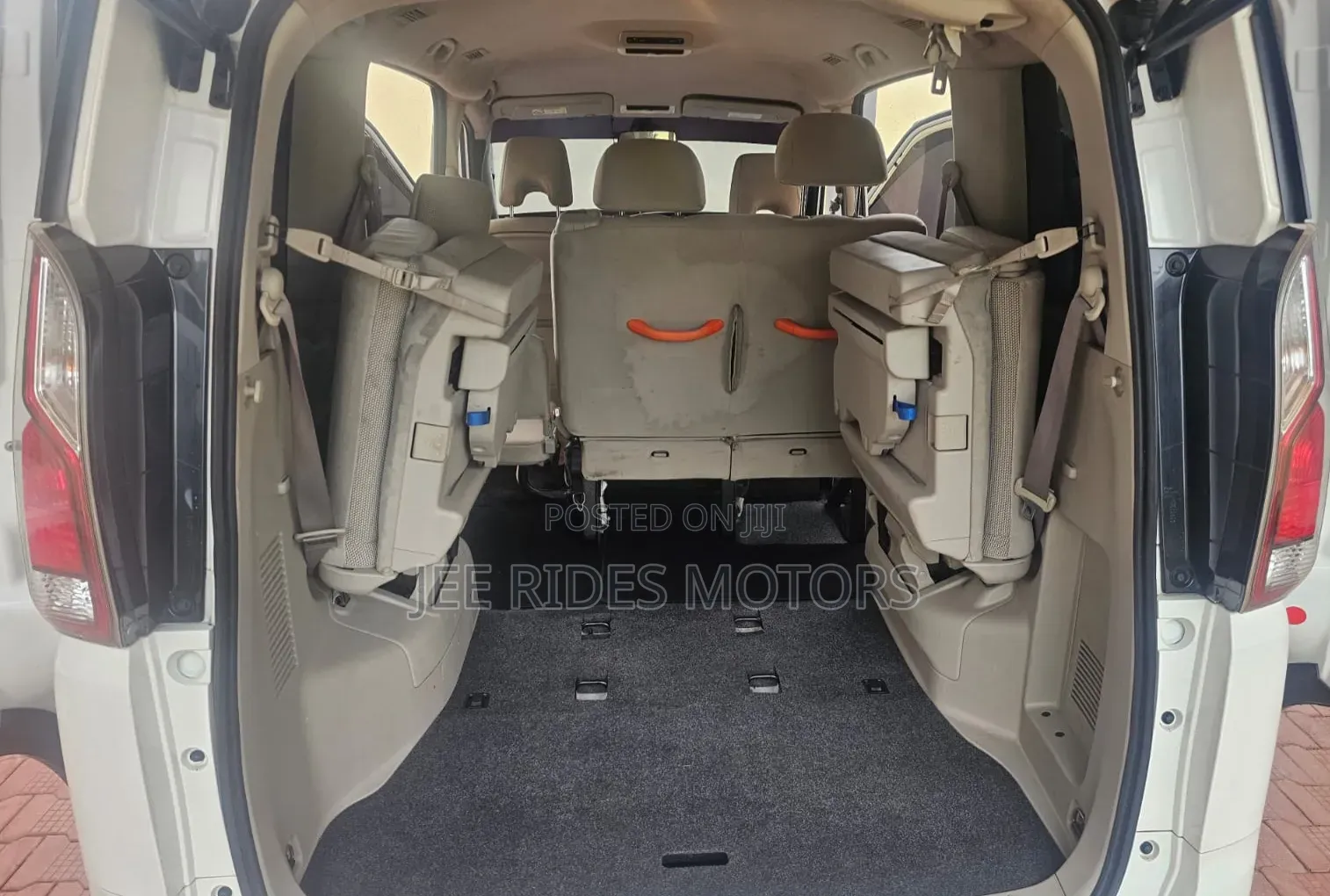 Nissan Serena 2018 White