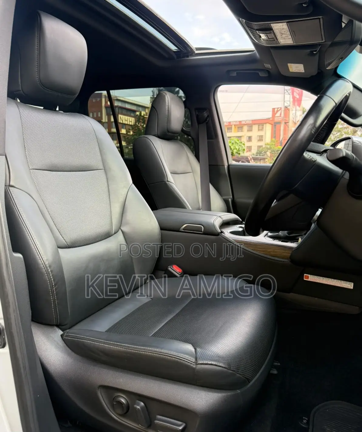 Toyota Land Cruiser LC300 2022 Silver