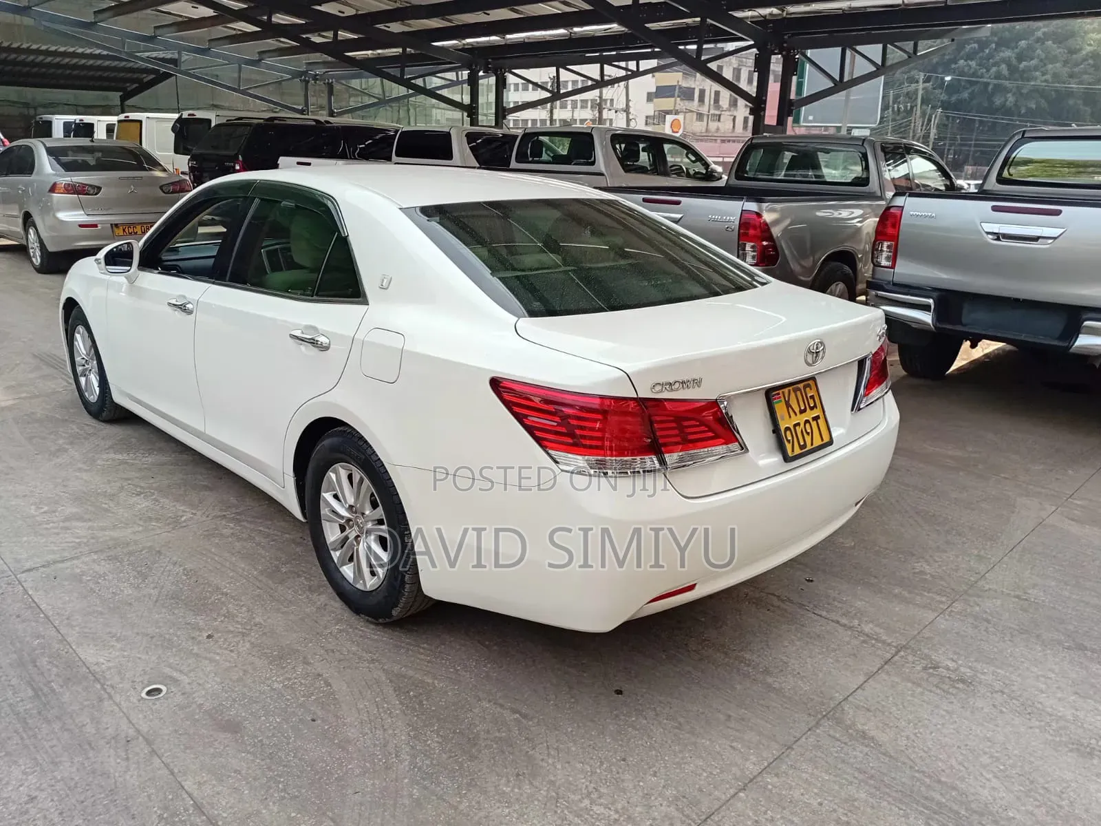 Toyota Crown 2014 White