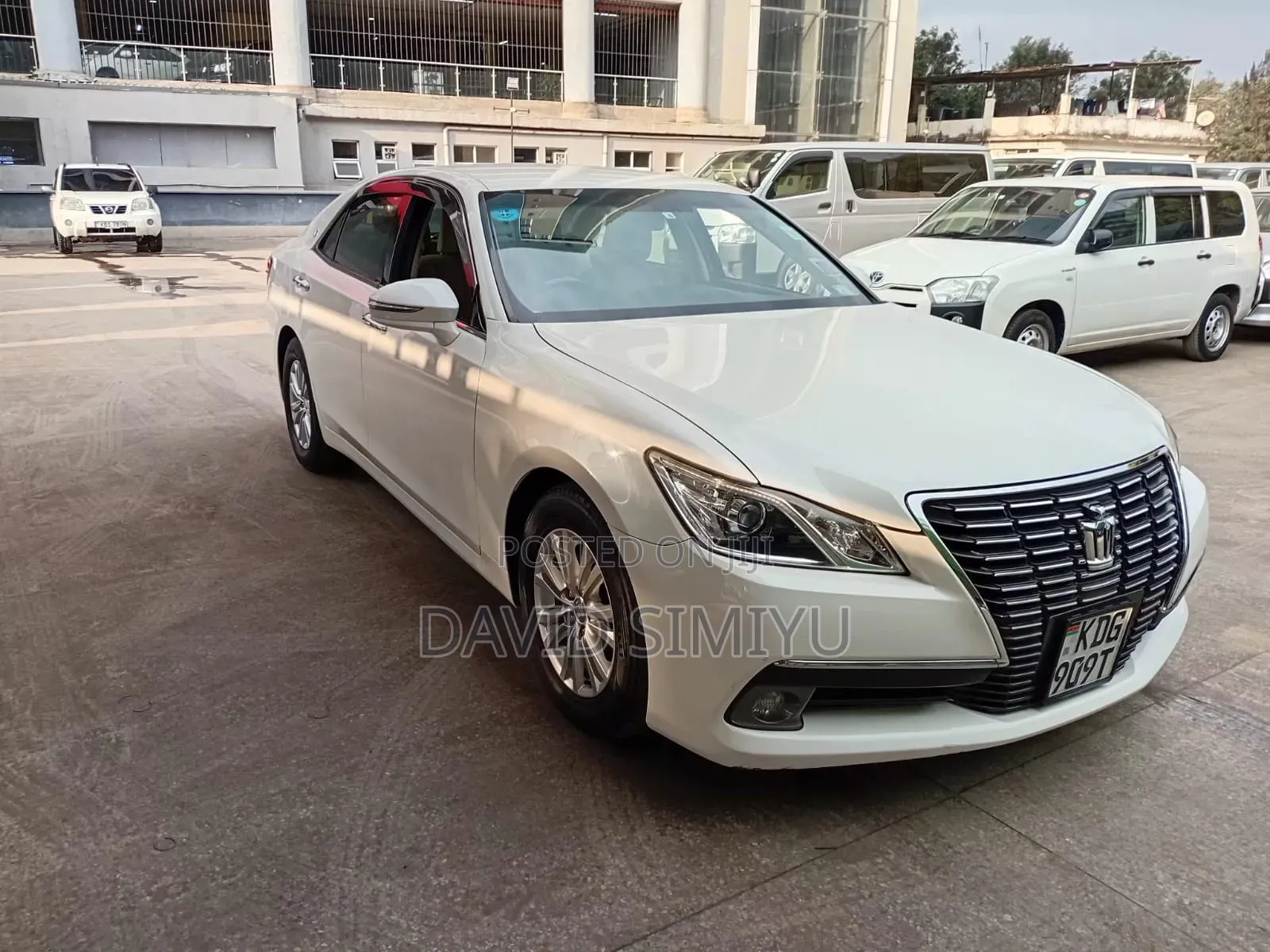 Toyota Crown 2014 White