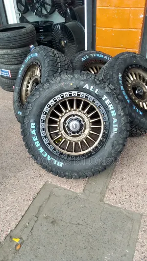 Size 20 V8 300 Series Rims