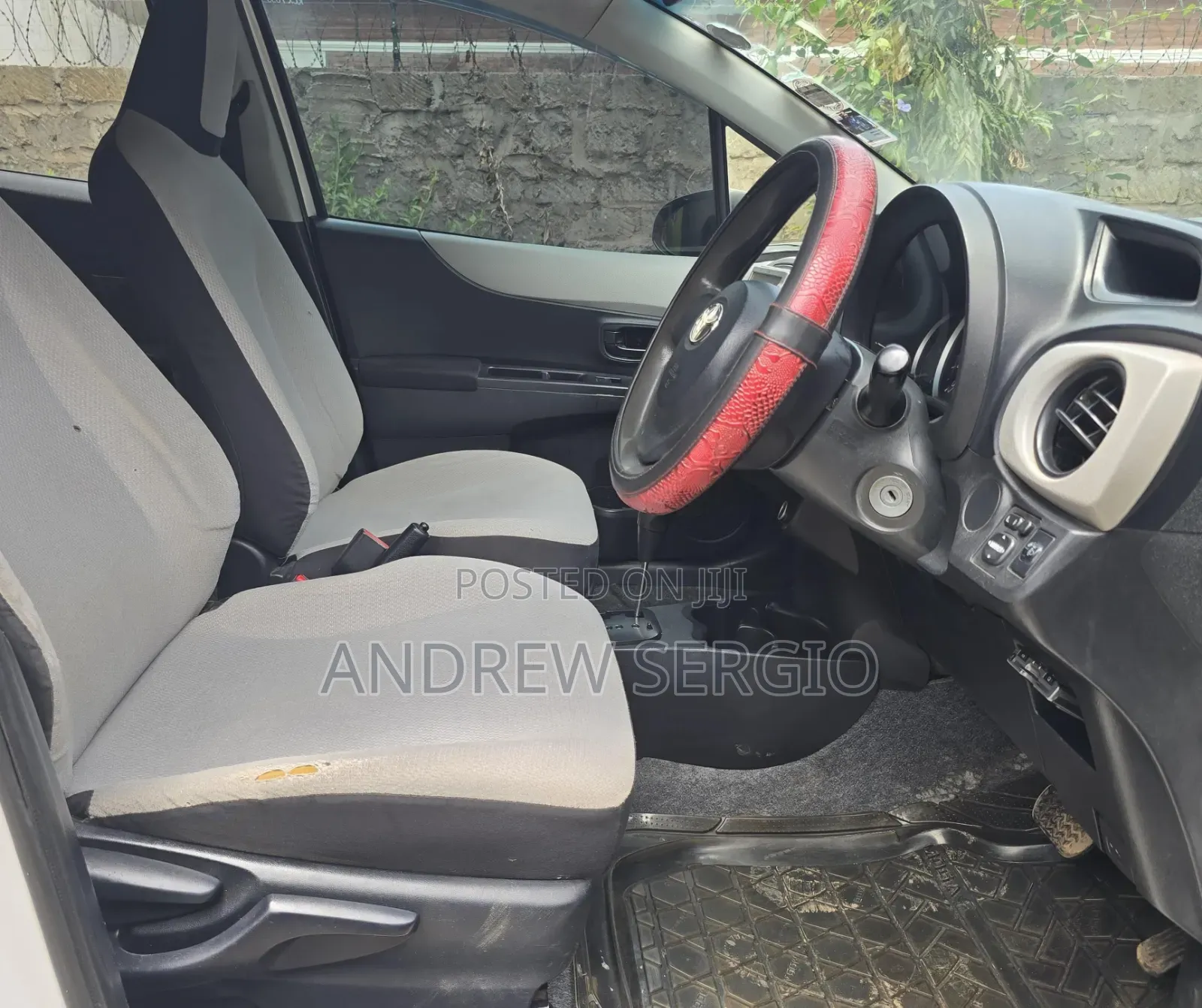 Toyota Vitz 2012 White