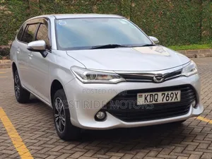 Toyota Corolla Fielder 1.5 Petrol FWD 2018 Silver