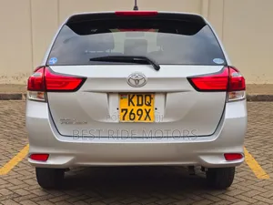 Toyota Corolla Fielder 1.5 Petrol FWD 2018 Silver