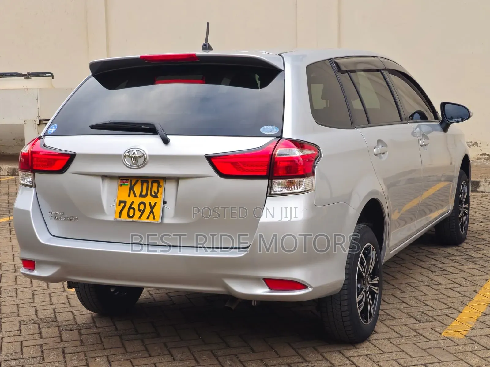 Toyota Corolla Fielder 1.5 Petrol FWD 2018 Silver