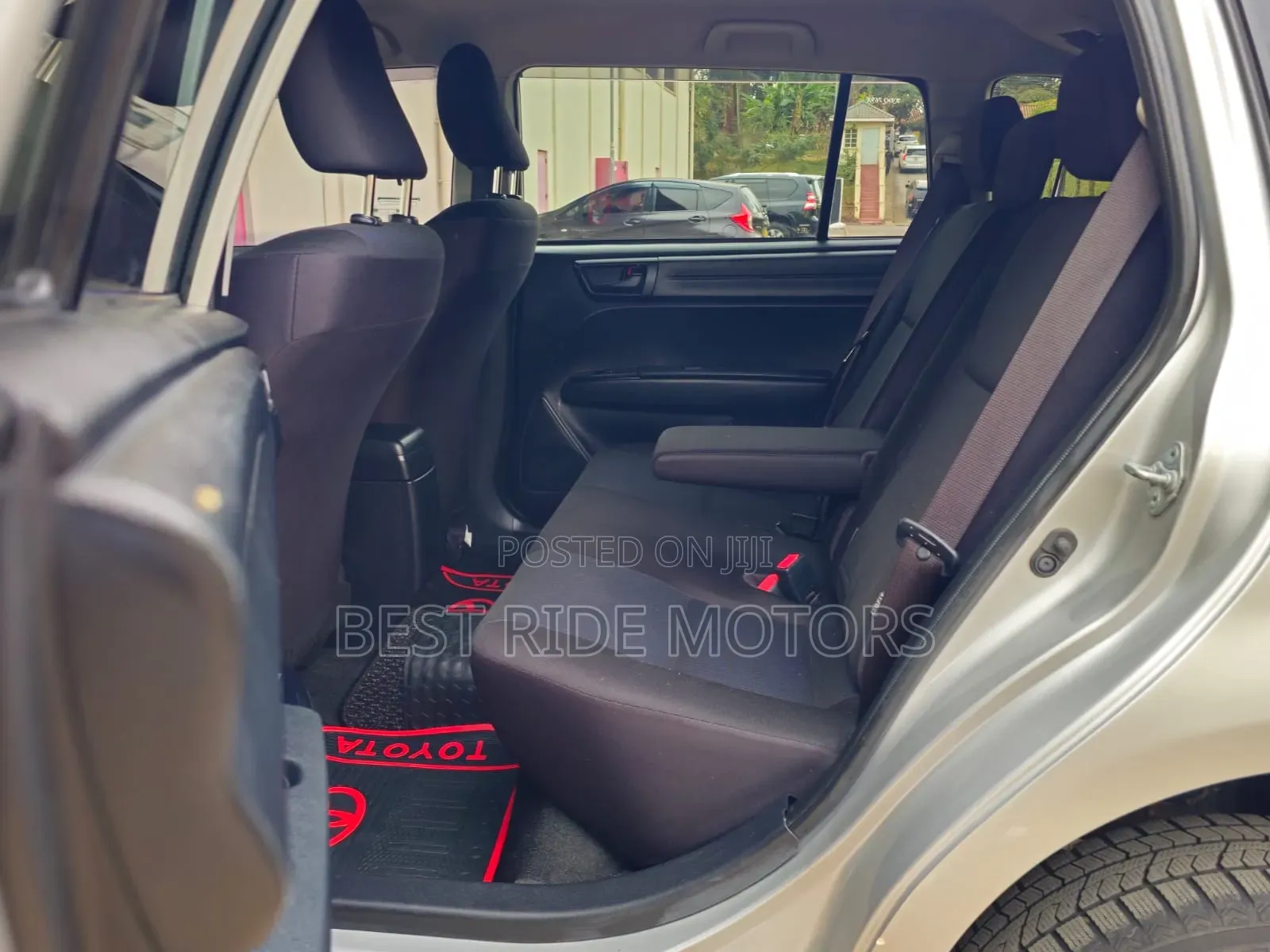 Toyota Corolla Fielder 1.5 Petrol FWD 2018 Silver