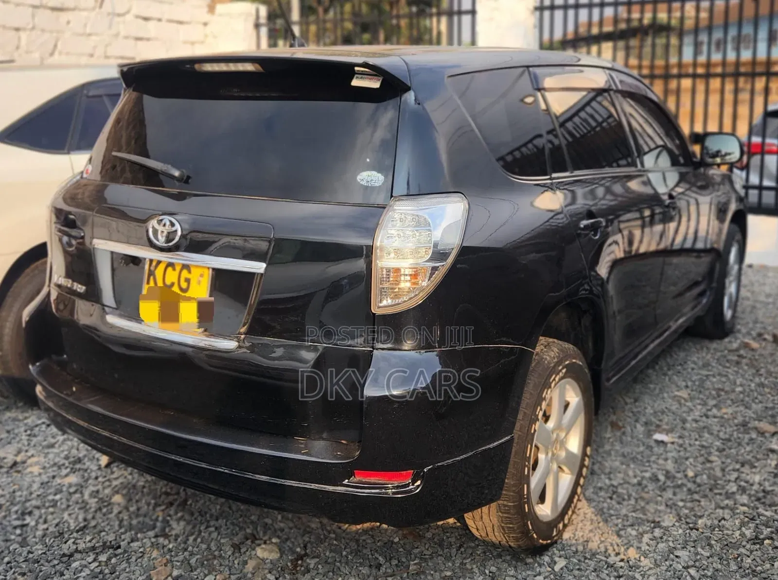 Toyota Vanguard 2010 Black