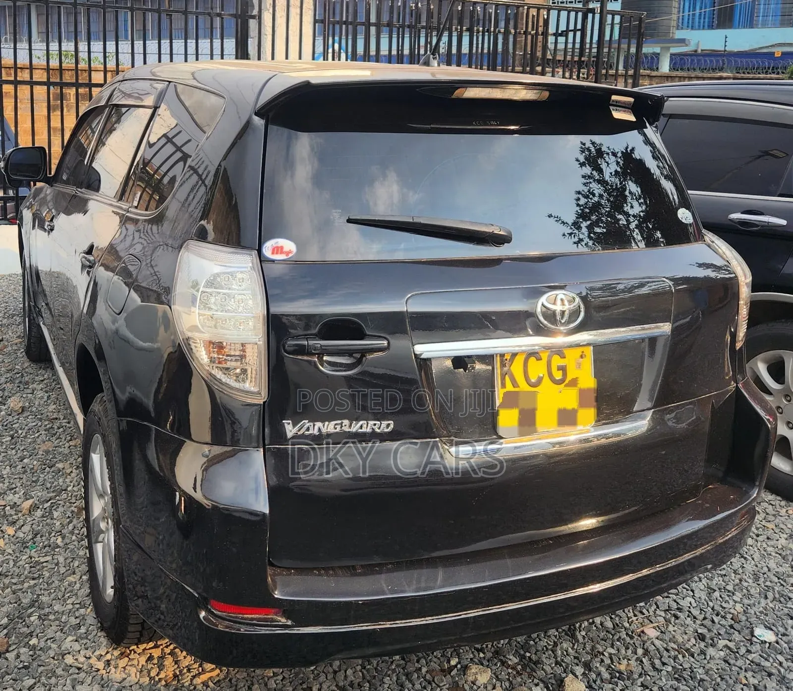 Toyota Vanguard 2010 Black