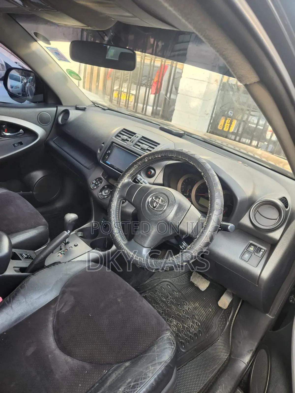 Toyota Vanguard 2010 Black