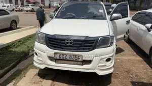 Toyota Hilux SR5 4x4 2013 White
