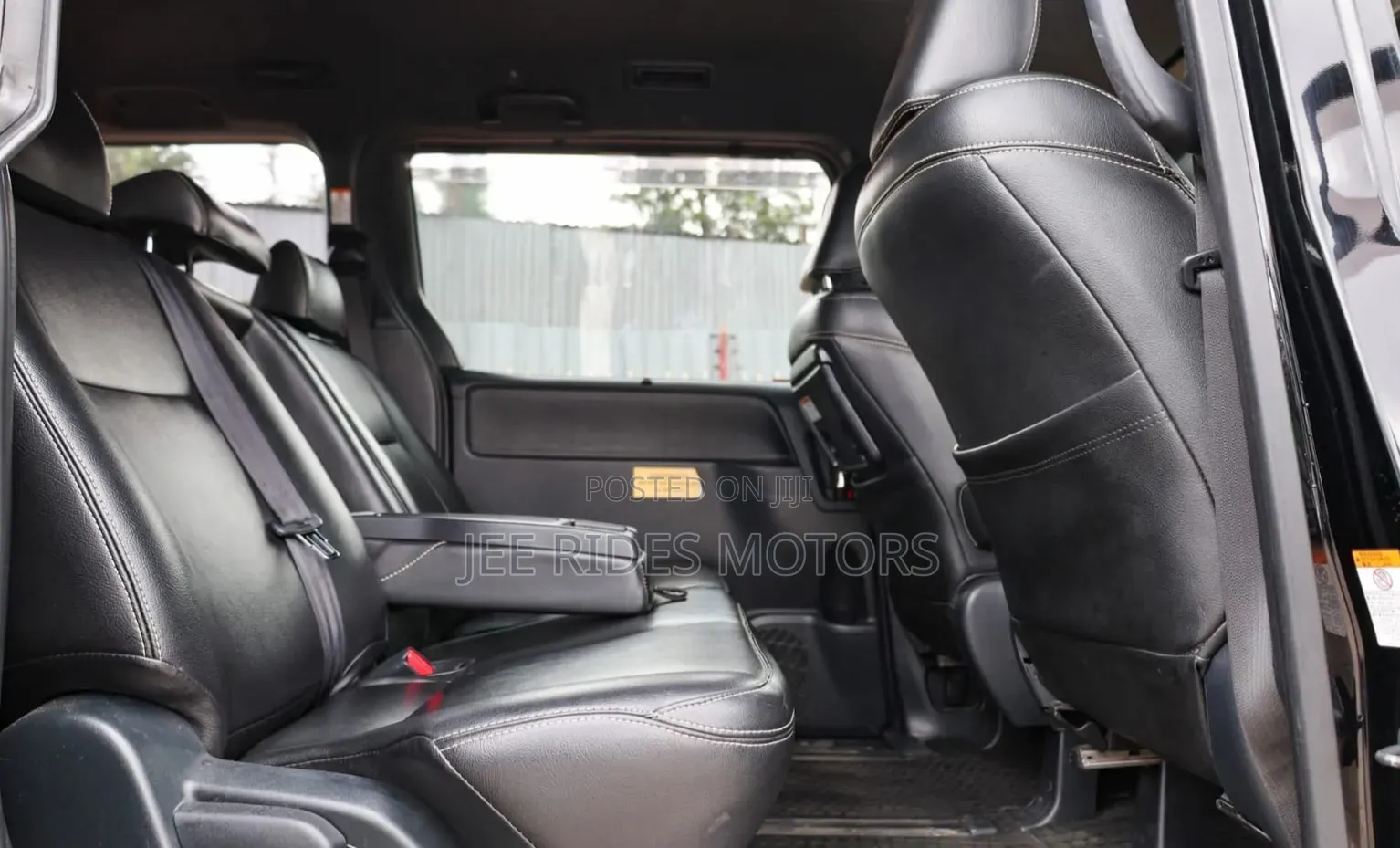 Toyota Esquire 2018 Matt Black