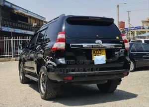 Toyota Land Cruiser Prado 2017 Off white