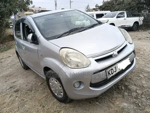 Toyota Passo 2015 Silver