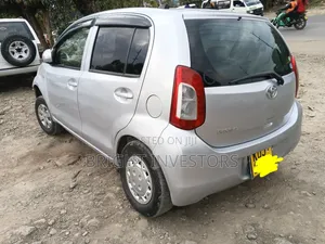 Toyota Passo 2015 Silver