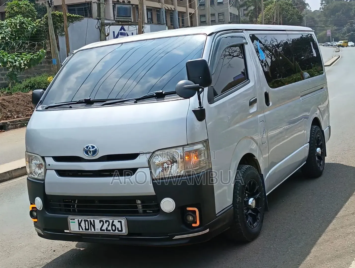Toyota HiAce 2016 White