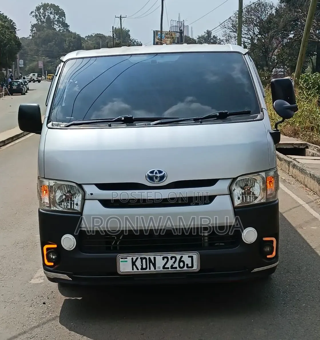 Toyota HiAce 2016 White