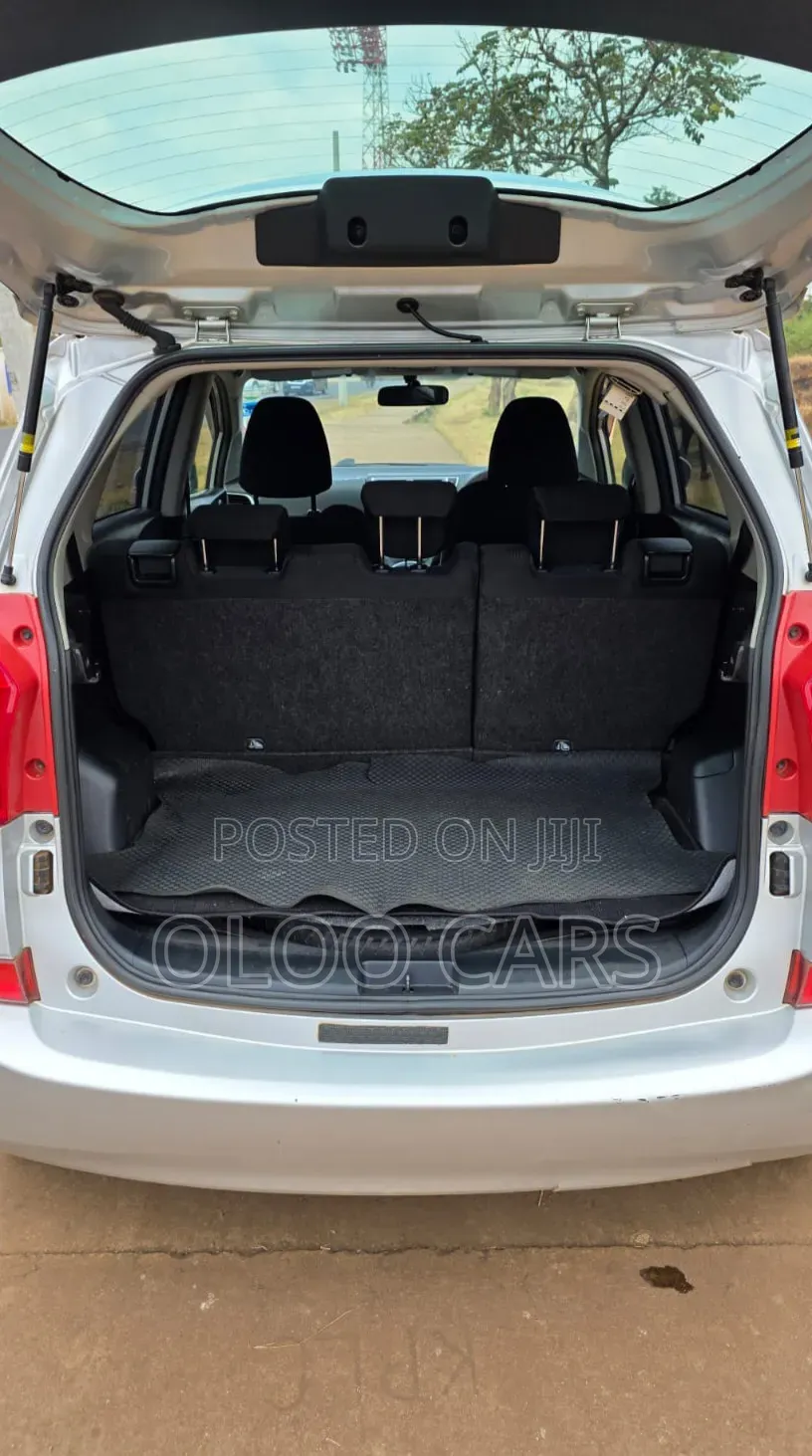 Subaru Trezia 2014 Silver
